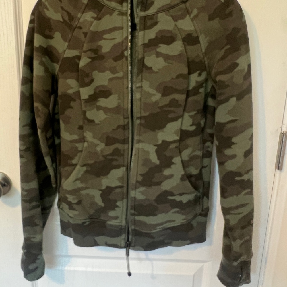 Camouflage Zip-Up Hoodie